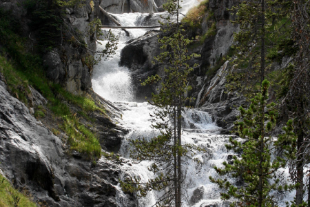 Yellowstone: Mystic Falls.