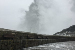 15.4.2019 - Waves in Mousehole