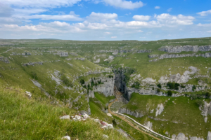 21.6.2024 - Malham, New Close Knott, Blick auf Gordale Scar