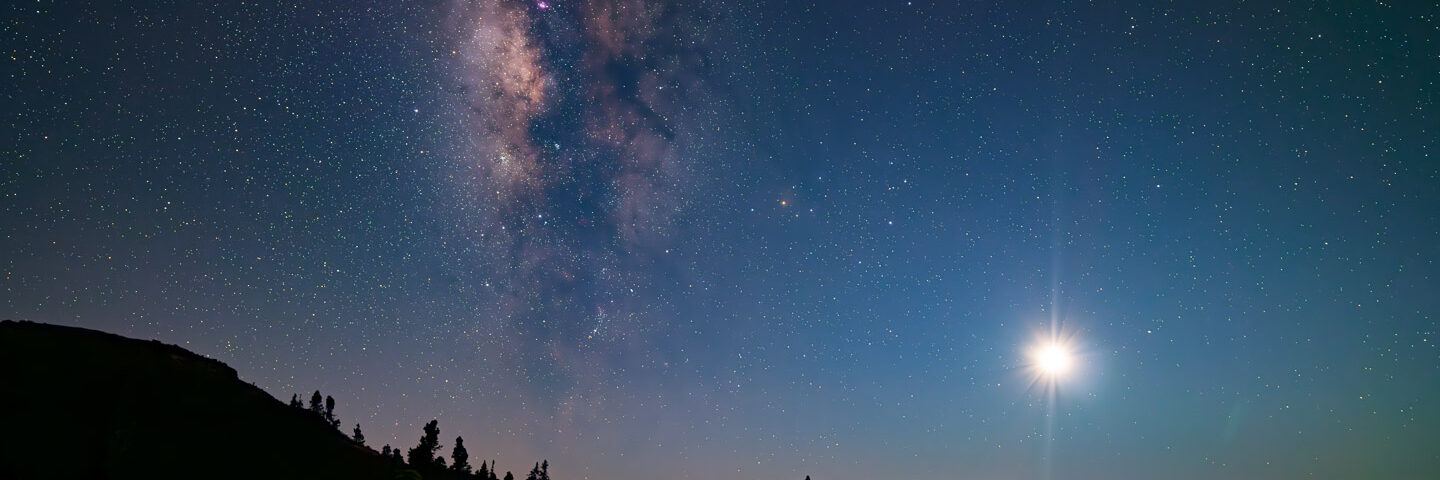 8.9.2024 - Llano de los Animas, Milchstraße und Mond, stacked aus 25 Frames