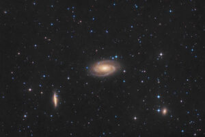 3.-6.3.2025 - M81 Bode Galaxie - 7h, 280mm (360x10s, 240x30s, 360x30s), 600mm (476x10s), rlp, csc, sr, SC, NXT 90,80, increase color, 3x smaller stars, med.spikes